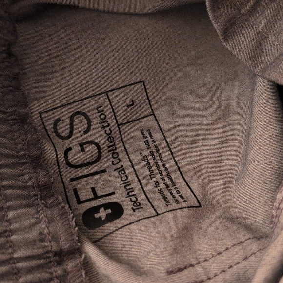 Figs Graphite Scrub Set - Picture 5 of 5